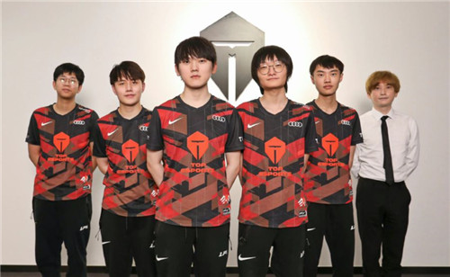 高估自身价 高估自身价