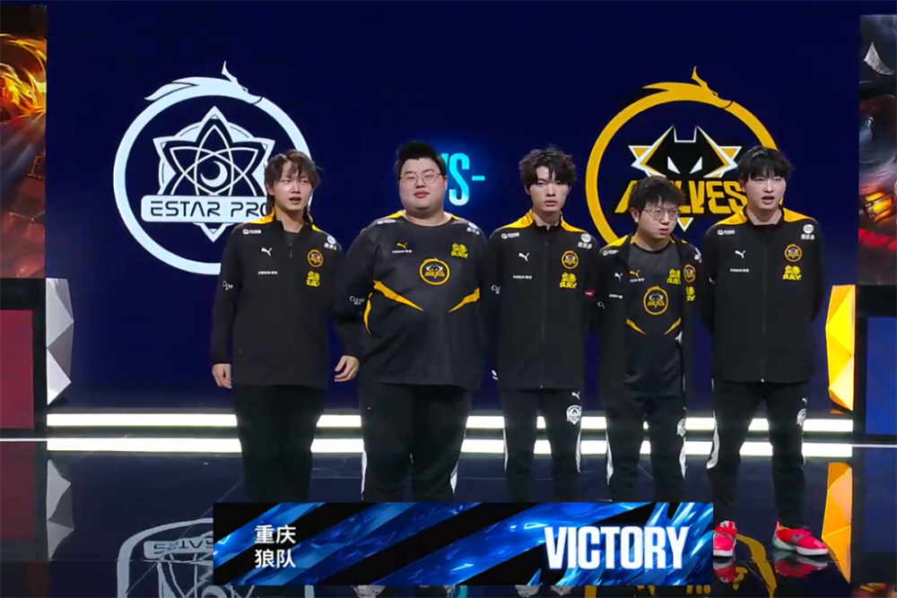 还在防守篮 还在防守篮