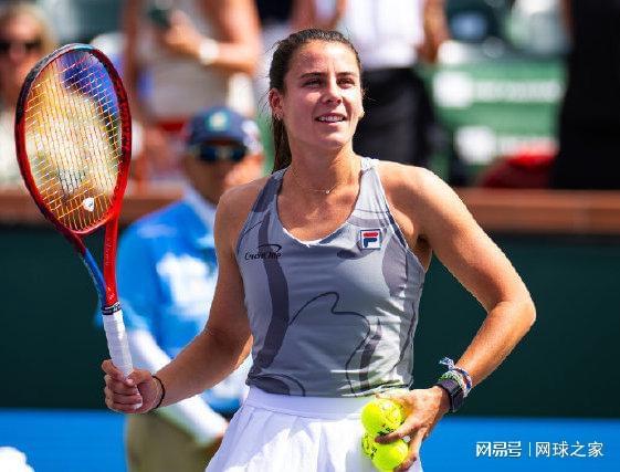 她不仅是为 她不仅是为