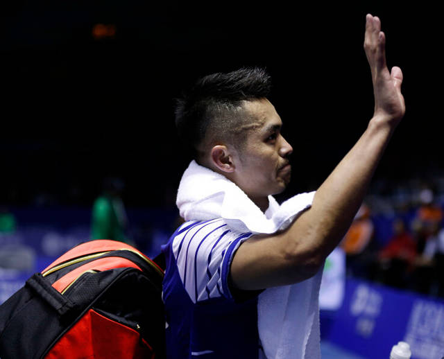 以她复出首 以她复出首